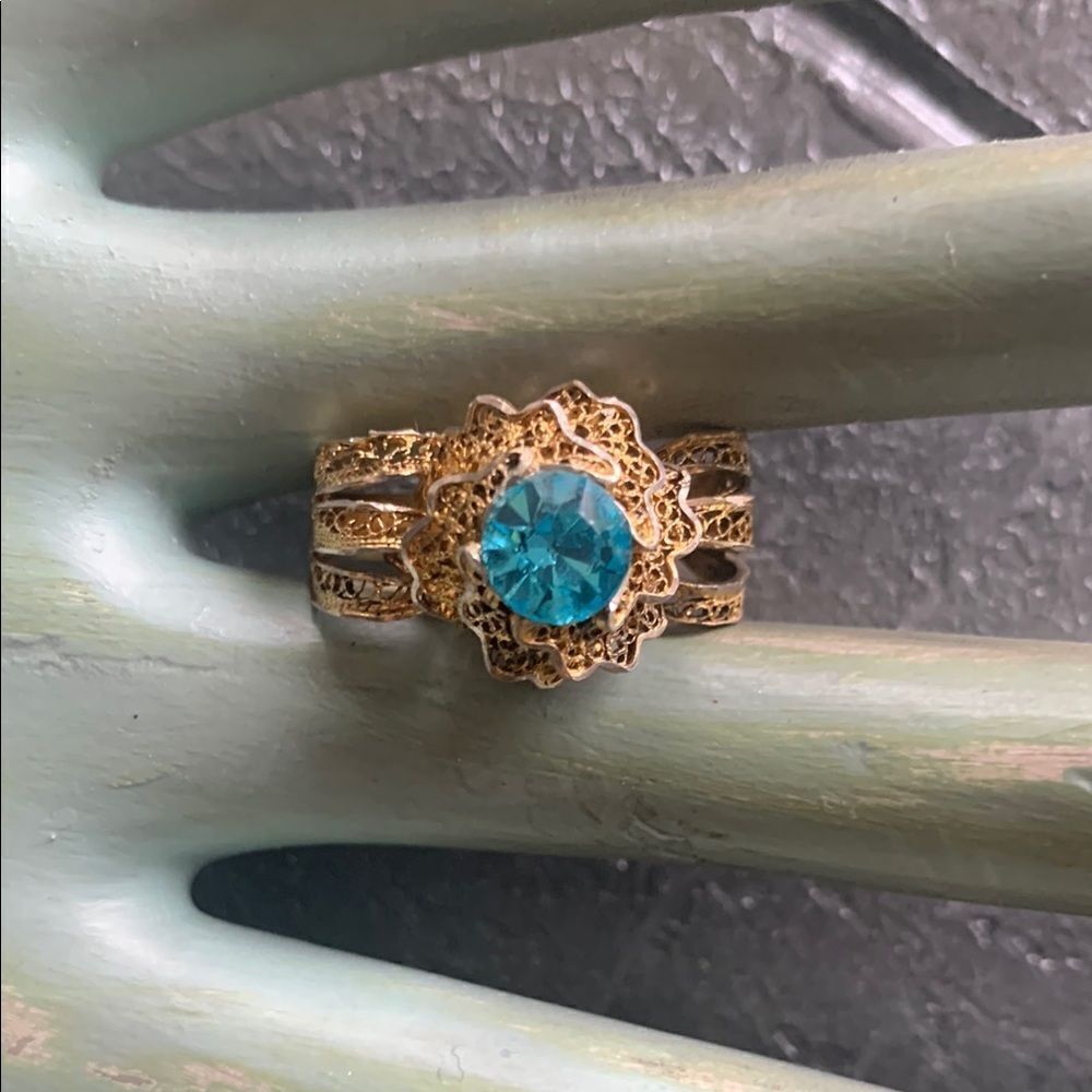 Vintage Art deco tiered petal ring w/ Blue/Teal stone ring, Stamped